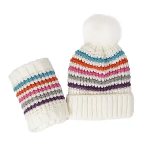 Ensemble bonnet et tour de cou tricotés pour enfants avec rayures et pompon blanc