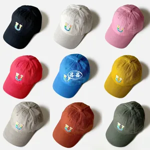 Grille détaillée montrant neuf couleurs de casquettes en coton avec la lettre U