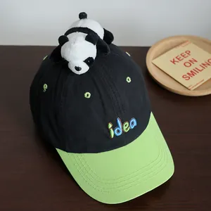 Kinder-Baseballcap in Schwarz-Grün mit 3D-Plüschpanda und bunter Idea-Stickerei