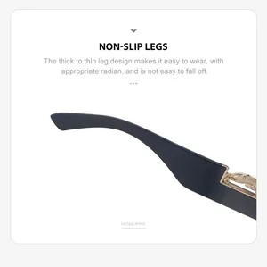 Detail van ergonomische antislip matzwarte poten met gouden luipaard metalen accent