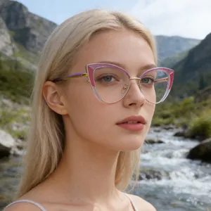 Lunettes cat-eye anti-lumière bleue pour femmes avec monture rose et branches dorées