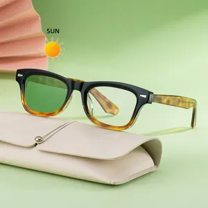 Lunettes de soleil photochromiques carrées avec monture écaille noire et étui