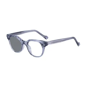 Lunettes de soleil ovales photochromiques avec monture violette transparente et protection UV