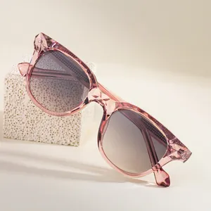 Lunettes de soleil œil de chat pour femmes avec monture rose taillée en diamant