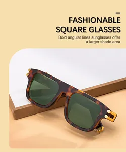 Detalle de gafas de sol cuadradas de carey oscuro con remaches dorados y el código ZS98466