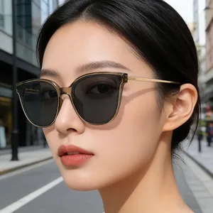 Lunettes de Soleil Polarisées Oeil de Chat pour Femmes Monture TR90 Branches en Acier Inoxydable Protection UV400