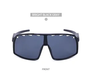 Vorderansicht der Radsport-Sonnenbrille mit schwarzem Rahmen und grauen Gläsern
