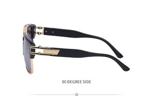 Vue latérale à 90 degrés de lunettes de soleil noires pour hommes avec charnières dorées