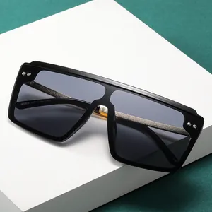 Lunettes de Soleil Surdimensionnées Shield Pour Femmes Hommes Mode Carré Verre Intégré UV400 Protection Solaire Branches Métal Détail Rivets