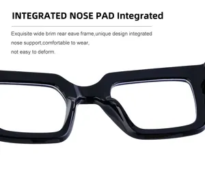 Detalle de almohadillas nasales integradas en gafas cuadradas negras muy cómodas