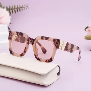 Fashion Square Frame Sunglasses For Women Men Big Oversized Sunglasses UV400 Protection PC Frame Metal Decoration Fashion Eyewear Shades