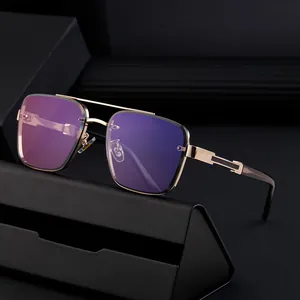 Luxus Sonnenbrille für Herren mit quadratischem Goldrahmen und verstärktem Doppelsteg