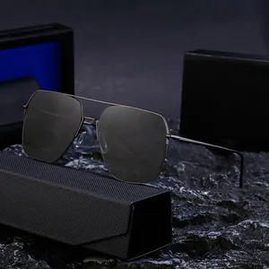 Lunettes de soleil aviateur carrées polarisées avec verres gris foncé et monture métal