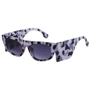 Cat-Eye-Sonnenbrille mit Kuhmuster-Rahmen und dunkelgrauen Gläsern für Streetstyle