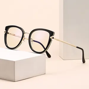 Montura de gafas cuadrada de moda en negro y oro con lentes anti-luz azul