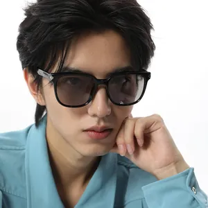 Détails de lunettes de soleil carrées polarisées pour hommes avec clous métalliques