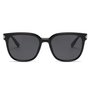 Lunettes de soleil polarisées carrées classiques en noir brillant avec rivets en métal