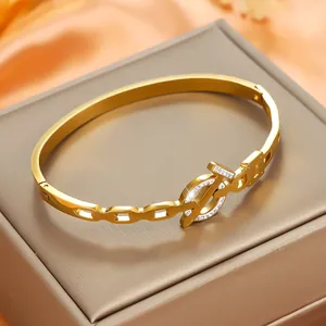 Elegant 18k gold plated stainless steel bracelet with sparkling zircons and link chain design