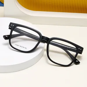 Klassische schwarze eckige Brille J10007 für Damen im minimalistischen, modischen Look