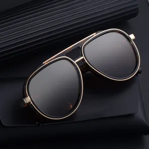 Klassische Herren-Pilotensonnenbrille in Schildpatt-Optik mit goldenem Steg und dunklen Gläsern