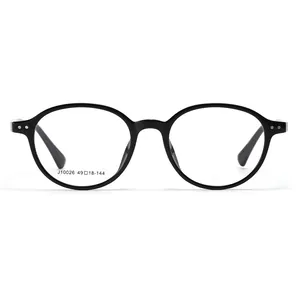 Gafas ovaladas negras de montura completa con detalles plateados y brillo pulido