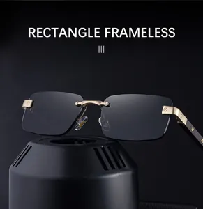 Detalle de bisagra de metal dorado con tornillos en gafas de sol sin montura