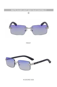 Detalle de gafas de sol cuadradas sin montura con varillas de metal plateado y madera