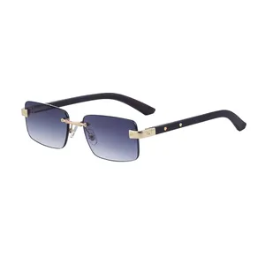Gafas de sol rectangulares sin montura con lentes degradadas moradas y patillas de madera
