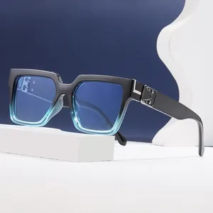 Lunettes de Soleil Carrées à la Mode pour Femmes Hommes PC Protection UV400 Rétro Grande Monture Lunettes de Soleil Style de Designer de Luxe