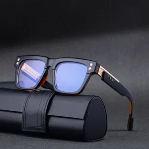 Men's retro square photochromic sunglasses with black frame and leather case