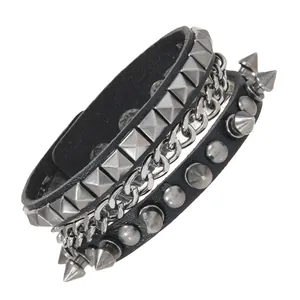 Punk-stijl meerlaagse leren armband met zilveren metalen spikes en ketting detail