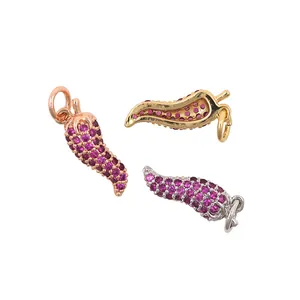 Drei Chili-Anhänger in Gold, Roségold und Silber mit lila Zirkonia-Mikropflasterung