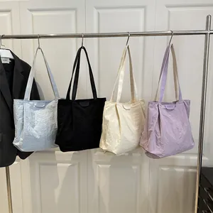 Sac Fourre-Tout en Nylon Grande Capacité pour Femme Sac à Épaule Minimaliste Plissé Décontracté Sac à Main Polyvalent École