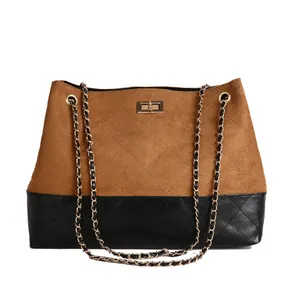 Grand sac cabas rétro bicolore en daim marron et cuir matelassé noir avec chaîne