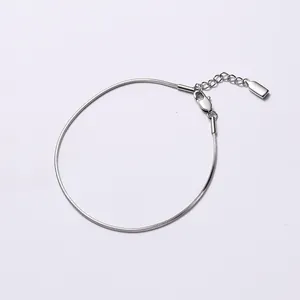 Bracciale regolabile in acciaio inossidabile argento con catena a serpente e moschettone