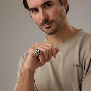 Anello vintage da uomo con testa di tigre in acciaio inossidabile e finitura argento