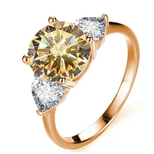 Luxuriöser 3ct gelber Moissanit-Ring mit Herz-Seitensteinen in Roségold-Finish