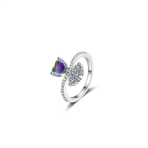 Eleganter Silberring mit herzförmigem Moissanit-Farbverlauf und Pavé-Diamanten