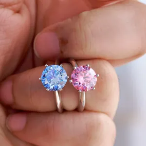 Bagues classiques en moissanite 1ct rose et bleue avec monture 6 griffes en argent S925