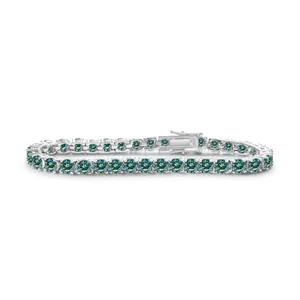 Detailaufnahme von S925 Silber Tennisarmband mit grünen Moissanit-Steinen und Verschluss