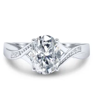 Bague en argent sterling 925 avec moissanite ovale 2 carats et anneau courbé élégant