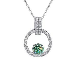 Collier en argent S925 avec moissanite verte de 1ct et pendentif à cercles concentriques