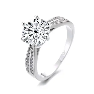 Klassieke S925 sterling zilveren moissaniet ring met zes klauwen en zijsteentjes