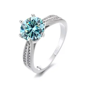 Elegante S925 zilveren ring met blauwe moissanite in 6-klauwzetting en pave-accenten