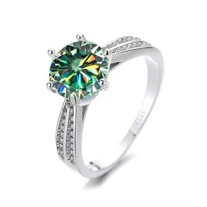 Detailopname van moissanite ring met S925-keurmerk en drierijige pavé gezette ringband