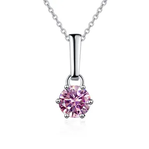 925 zilveren ketting met roze moissanite hanger in een klassieke zes-klauw zetting