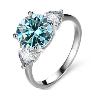 Luxuriöser 3-Karat himmelblauer Moissanit-Ring aus S925 Sterlingsilber mit drei Steinen