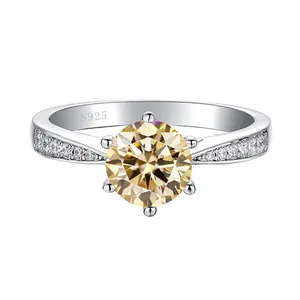 Klassischer 6-Krallen-Ring aus 925er Silber mit rundem Champagner-Moissanit-Stein