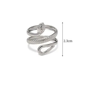 Bague serpent vintage en acier inoxydable argenté avec texture d'écailles précise