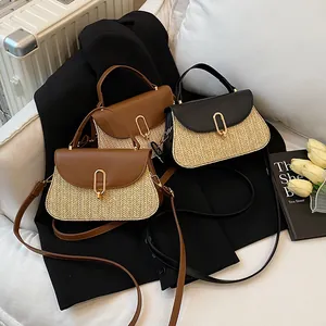Women Straw Woven Handbag PU Leather Patchwork Crossbody Bag Metal Buckle Summer Beach Shoulder Bag Travel Small Tote